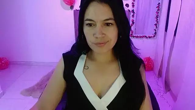 Try our girls live displays and explore the company of endless strippers, with beautiful physiques, vibrating toys and more.