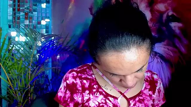 Try our girls live displays and explore the company of endless strippers, with beautiful physiques, vibrating toys and more.