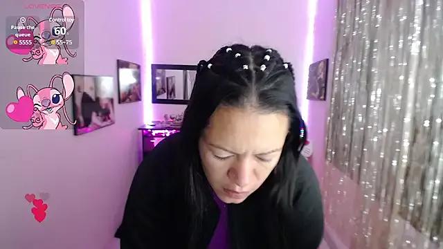 Cristal_w webcams show profile image 
