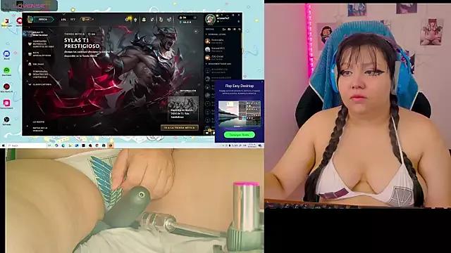 Try our girls live displays and explore the company of endless strippers, with beautiful physiques, vibrating toys and more.