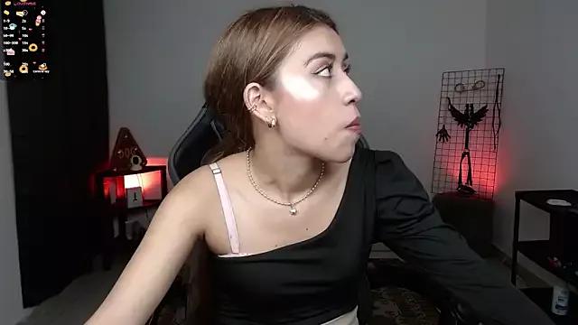 Crystal_cutexxx from StripChat is Freechat