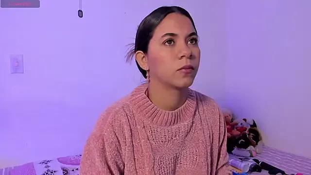 Try our girls live displays and explore the company of endless strippers, with beautiful physiques, vibrating toys and more.