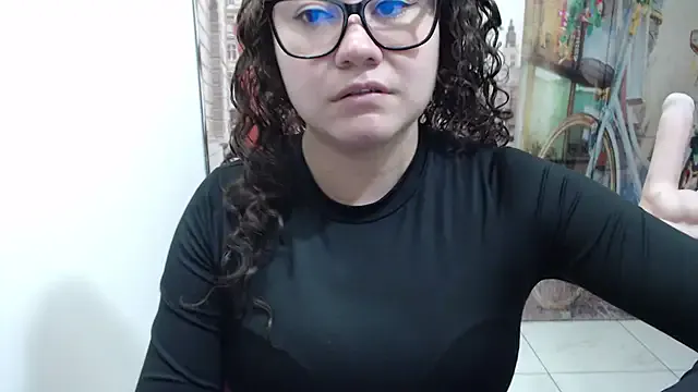 curly_greeneyed — Play Pussy!!!