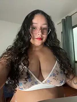 Try our girls live displays and explore the company of endless strippers, with beautiful physiques, vibrating toys and more.