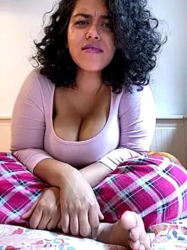 Try our girls live displays and explore the company of endless strippers, with beautiful physiques, vibrating toys and more.