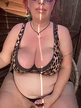 CurvyDoll_KateX from StripChat is Freechat