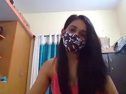 Curvyqueenz from StripChat is Freechat