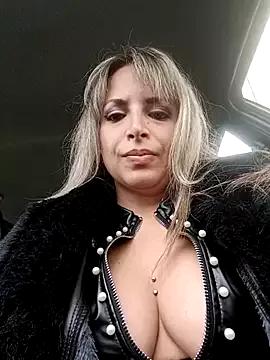Try our girls live displays and explore the company of endless strippers, with beautiful physiques, vibrating toys and more.