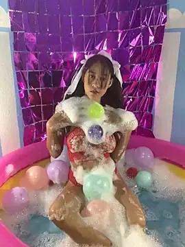 Try our girls live displays and explore the company of endless strippers, with beautiful physiques, vibrating toys and more.