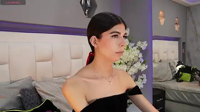 Try our girls live displays and explore the company of endless strippers, with beautiful physiques, vibrating toys and more.