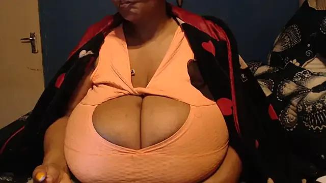 Try our girls live displays and explore the company of endless strippers, with beautiful physiques, vibrating toys and more.