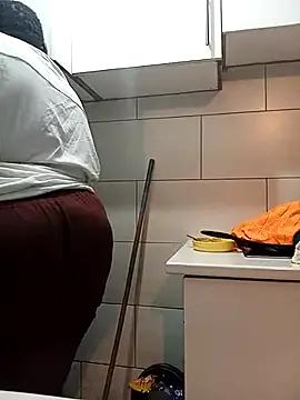 CuteHugeAxx from StripChat is Freechat
