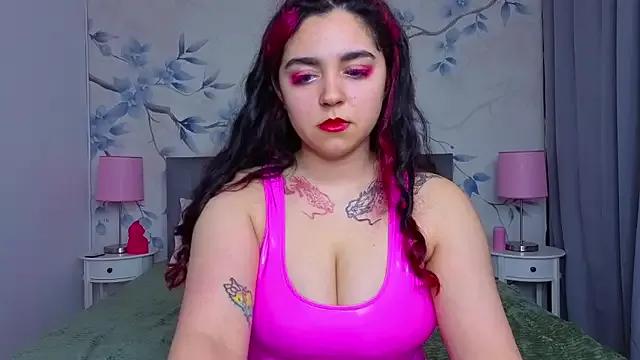 Try our girls live displays and explore the company of endless strippers, with beautiful physiques, vibrating toys and more.