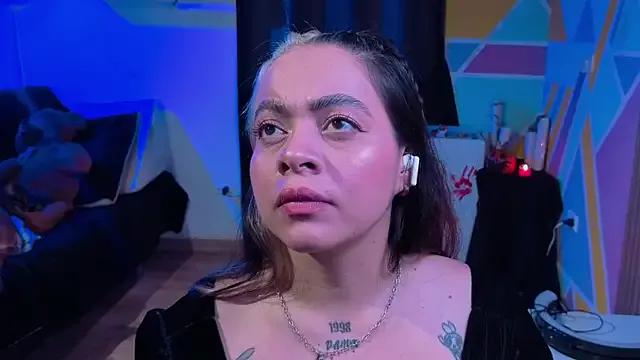 Try our girls live displays and explore the company of endless strippers, with beautiful physiques, vibrating toys and more.