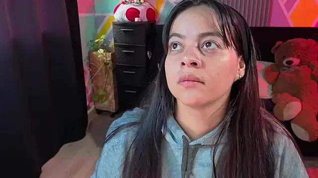 Try our girls live displays and explore the company of endless strippers, with beautiful physiques, vibrating toys and more.