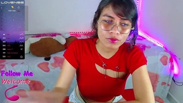 Cynthia_rosse from StripChat is Freechat