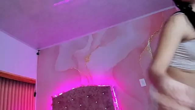 Daisy__rose from StripChat is Freechat