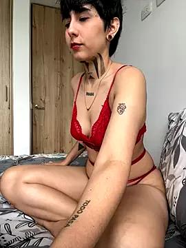 DaisyEmily from StripChat is Freechat