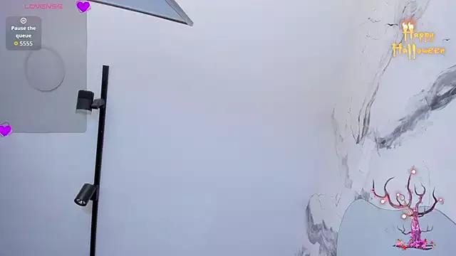 Try our girls live displays and explore the company of endless strippers, with beautiful physiques, vibrating toys and more.