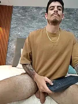 damian_bull from StripChat is Freechat