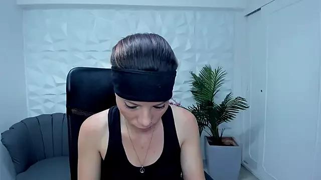 DanaaRey from StripChat is Freechat