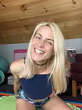 Try our girls live displays and explore the company of endless strippers, with beautiful physiques, vibrating toys and more.