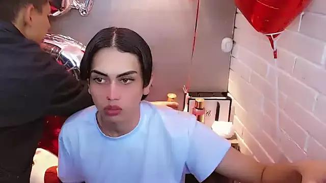 Try our girls live displays and explore the company of endless strippers, with beautiful physiques, vibrating toys and more.