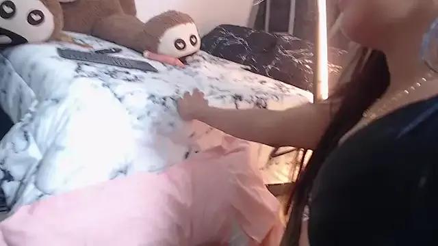 daniela_white001 from StripChat is Freechat