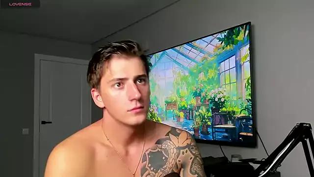 DaniHort from StripChat is Freechat