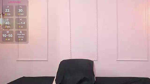 Try our girls live displays and explore the company of endless strippers, with beautiful physiques, vibrating toys and more.