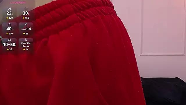 Try our girls live displays and explore the company of endless strippers, with beautiful physiques, vibrating toys and more.