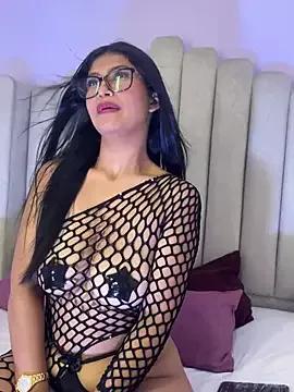 Try our girls live displays and explore the company of endless strippers, with beautiful physiques, vibrating toys and more.