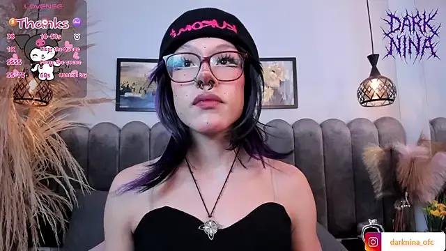 Try our girls live displays and explore the company of endless strippers, with beautiful physiques, vibrating toys and more.