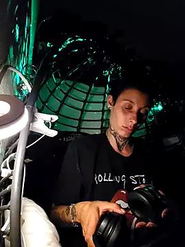 Try our girls live displays and explore the company of endless strippers, with beautiful physiques, vibrating toys and more.