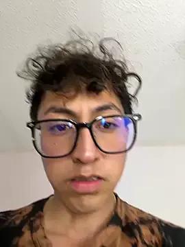 Try our girls live displays and explore the company of endless strippers, with beautiful physiques, vibrating toys and more.