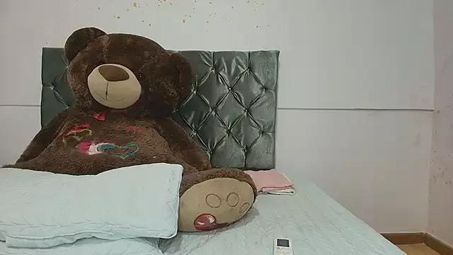 debora_ortiz from StripChat is Freechat