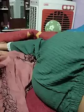 Desi_muslimcouple from StripChat is Freechat