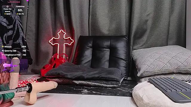 Try our girls live displays and explore the company of endless strippers, with beautiful physiques, vibrating toys and more.