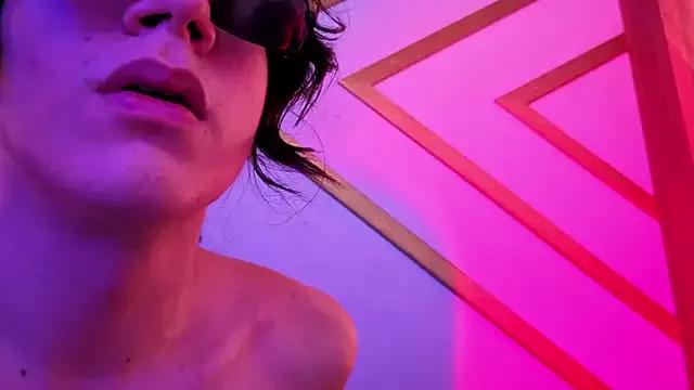 Try our girls live displays and explore the company of endless strippers, with beautiful physiques, vibrating toys and more.