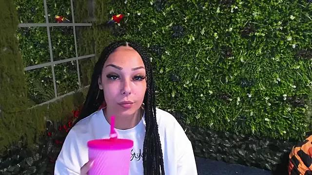 Diamond_naughty from StripChat is Freechat