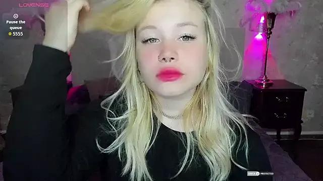 Try our girls live displays and explore the company of endless strippers, with beautiful physiques, vibrating toys and more.