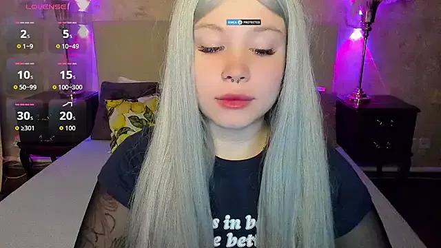 Try our girls live displays and explore the company of endless strippers, with beautiful physiques, vibrating toys and more.