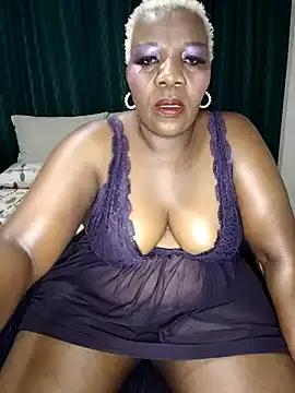 dirasweetlipsxx from StripChat is Freechat