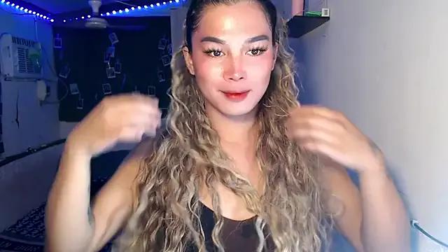 Try our girls live displays and explore the company of endless strippers, with beautiful physiques, vibrating toys and more.