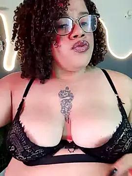 Try our girls live displays and explore the company of endless strippers, with beautiful physiques, vibrating toys and more.
