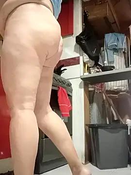 Try our girls live displays and explore the company of endless strippers, with beautiful physiques, vibrating toys and more.