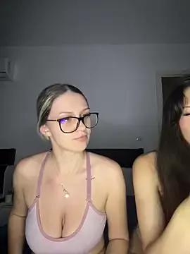 DivineDesireDuo from StripChat is Freechat