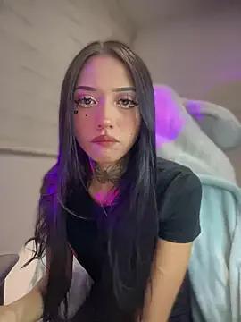 Try our girls live displays and explore the company of endless strippers, with beautiful physiques, vibrating toys and more.