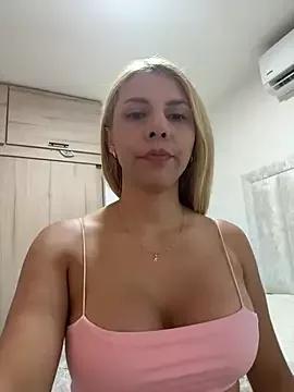 Try our girls live displays and explore the company of endless strippers, with beautiful physiques, vibrating toys and more.