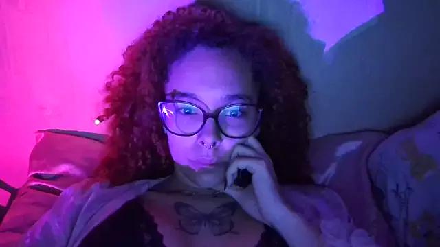 Try our girls live displays and explore the company of endless strippers, with beautiful physiques, vibrating toys and more.